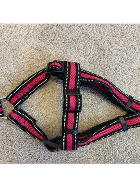 Jump pink dog harness new without tag Sz S